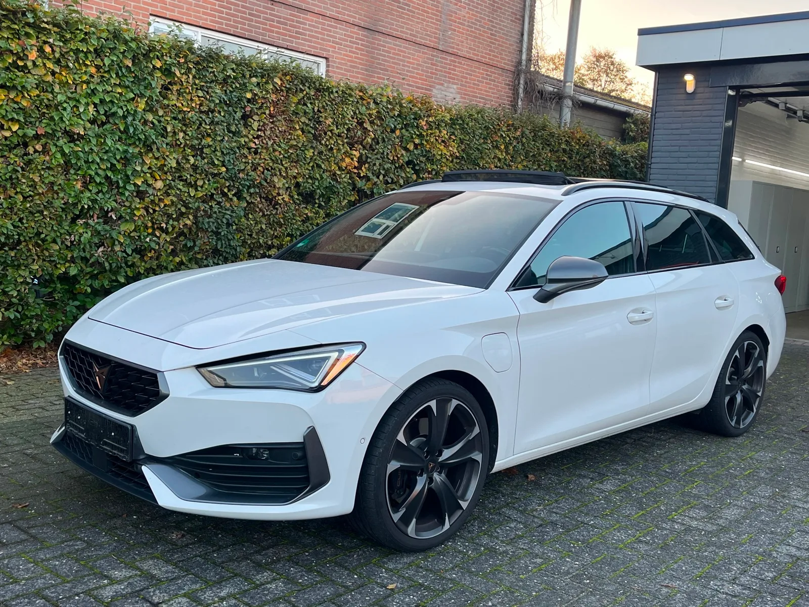 CUPRA Leon Sportstourer (2023) — foto 1