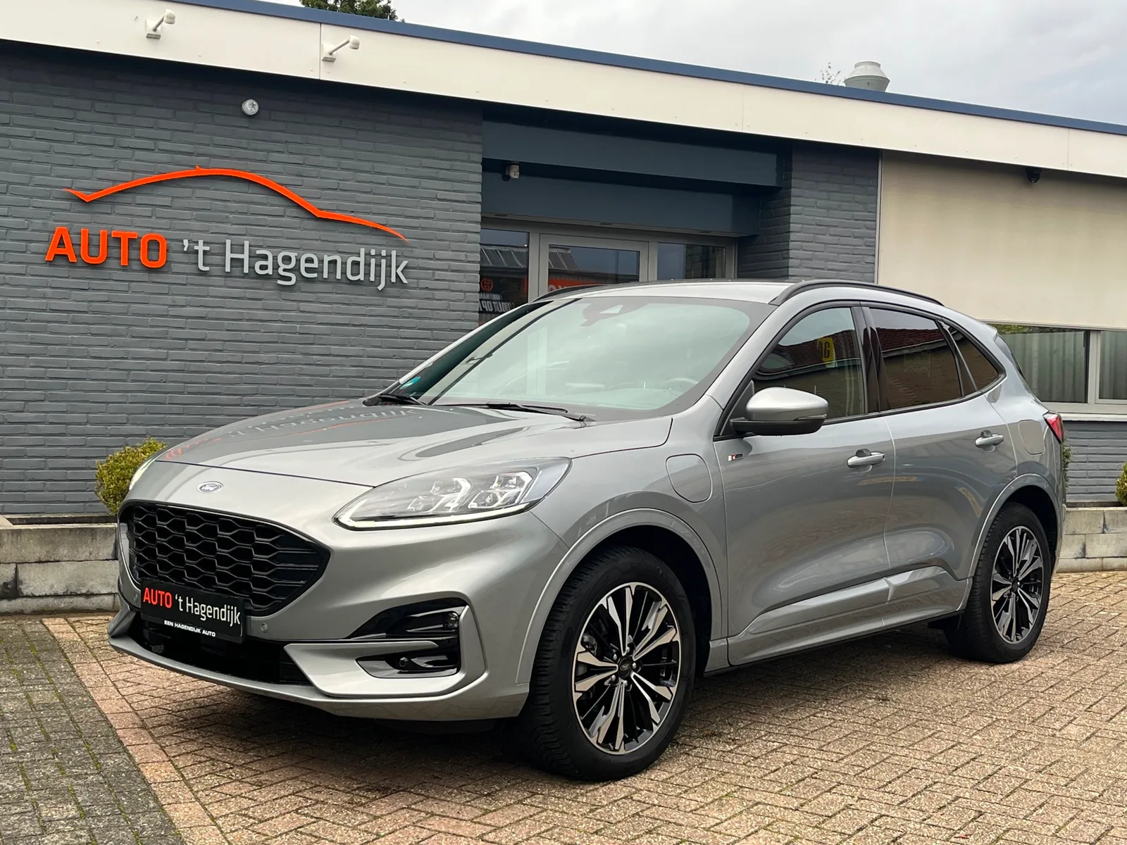 Ford Kuga (2023) — foto 1