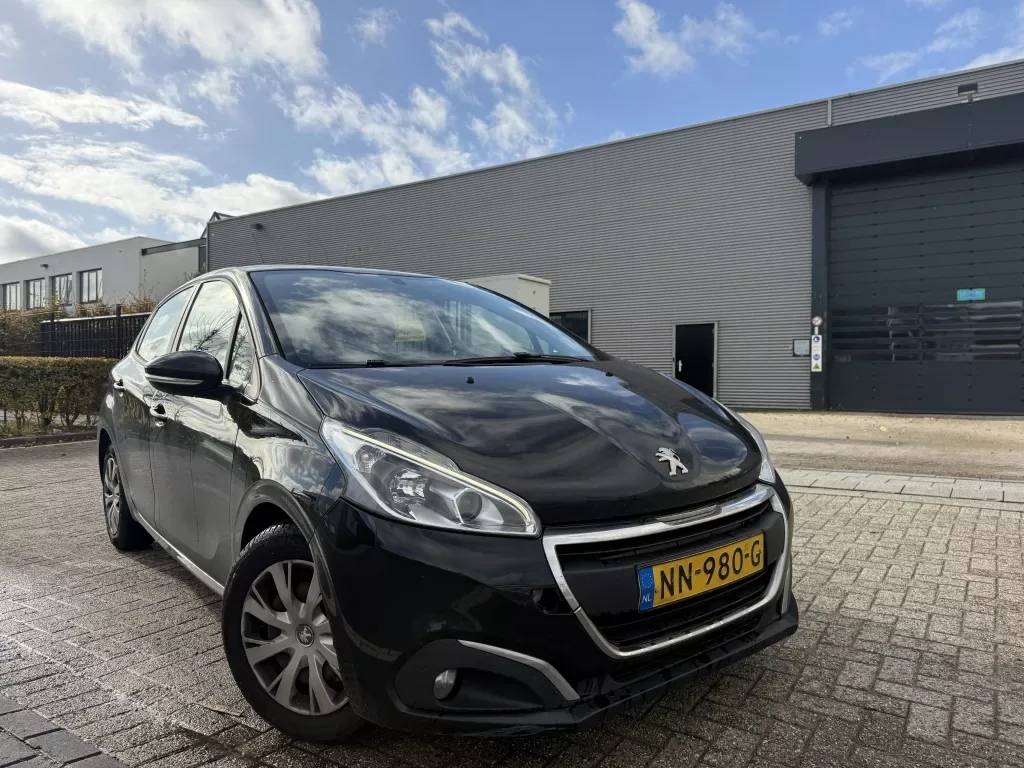 Peugeot 208 (2017) — foto 1