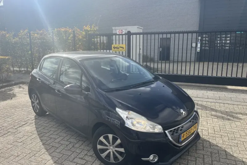 Peugeot 208 (2013)
