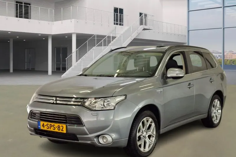 Mitsubishi Outlander (2013)