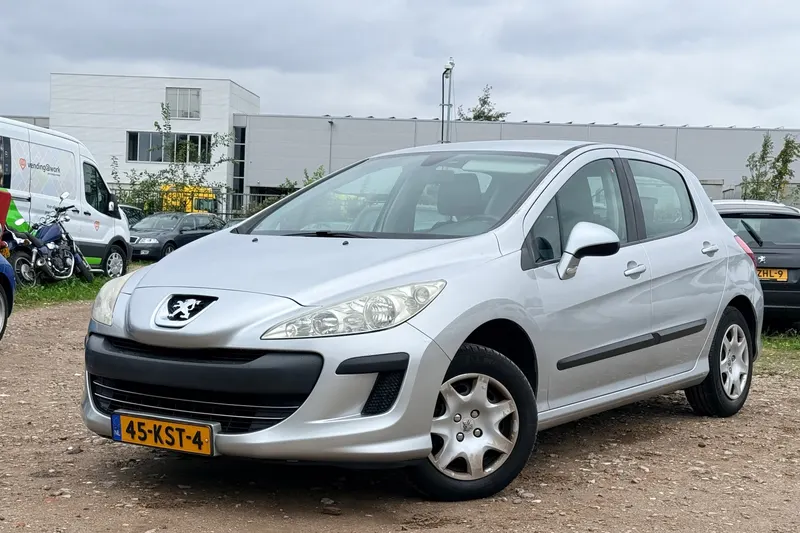 Peugeot 308 (2010)