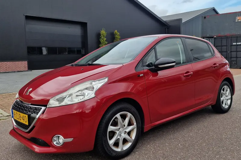 Peugeot 208 (2015)