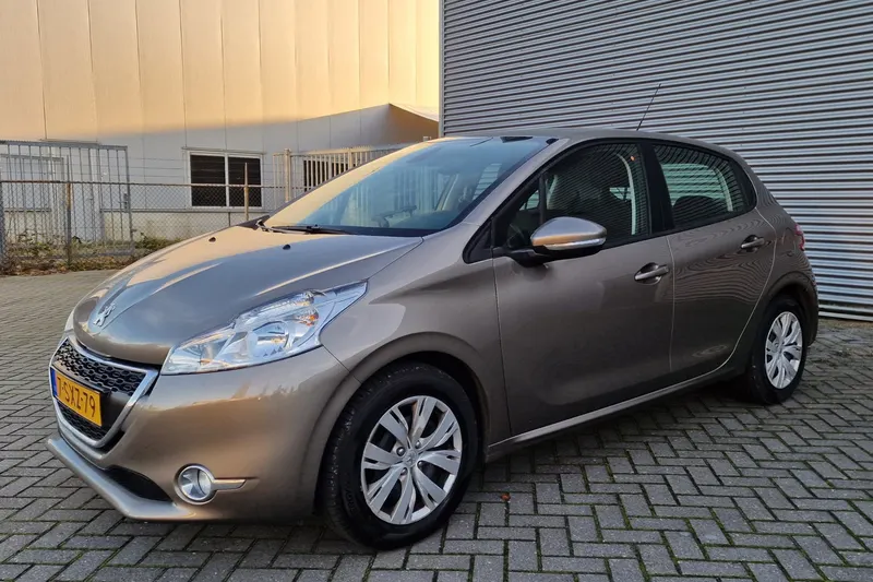 Peugeot 208 (2014)