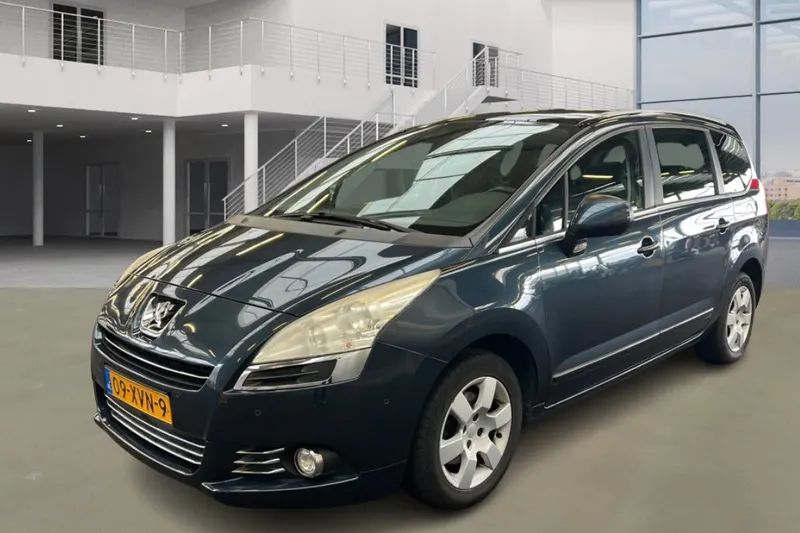 Peugeot 5008 (2012)