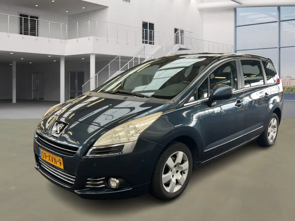Peugeot 5008 (2012) — foto 1