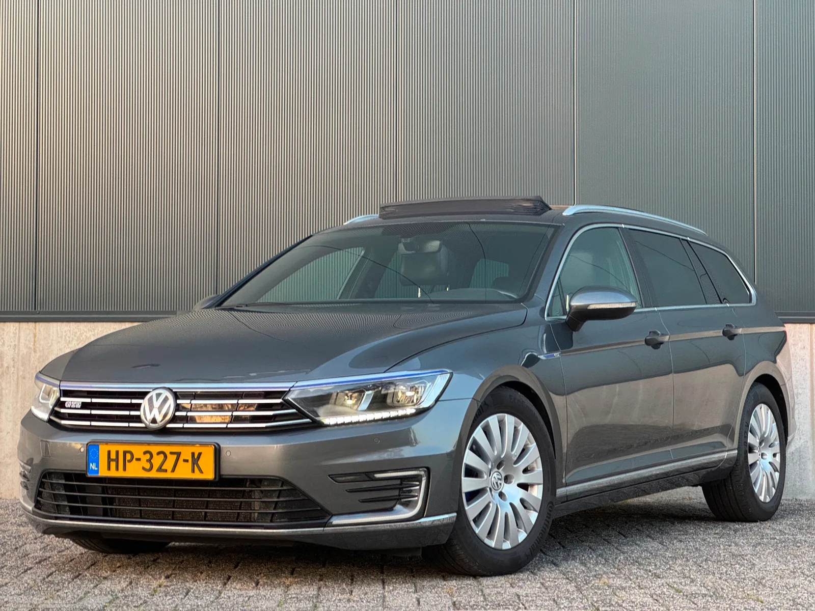 Volkswagen Passat (2015) — foto 1