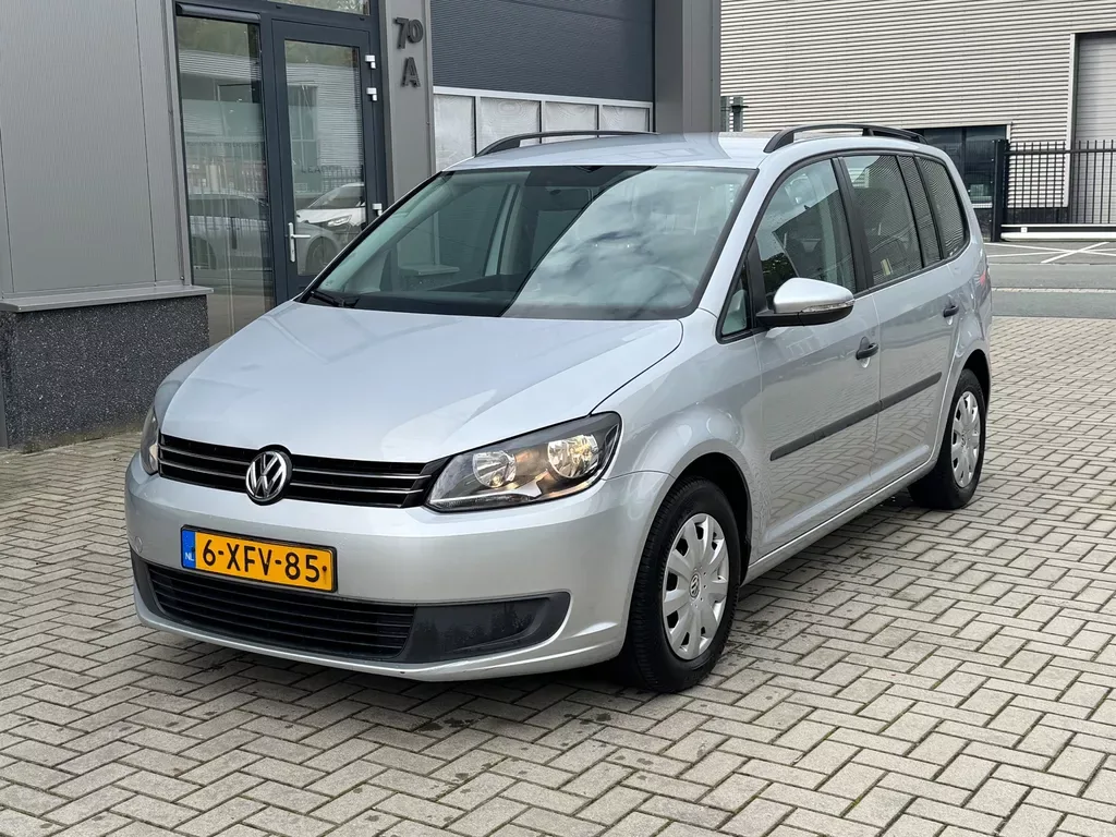 Volkswagen Touran (2014) — foto 1