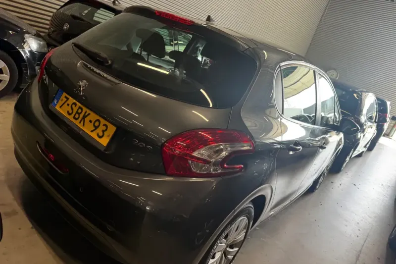 Peugeot 208 (2013)