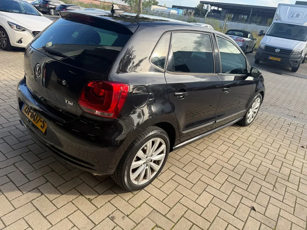 Volkswagen Polo (2011) — foto 1