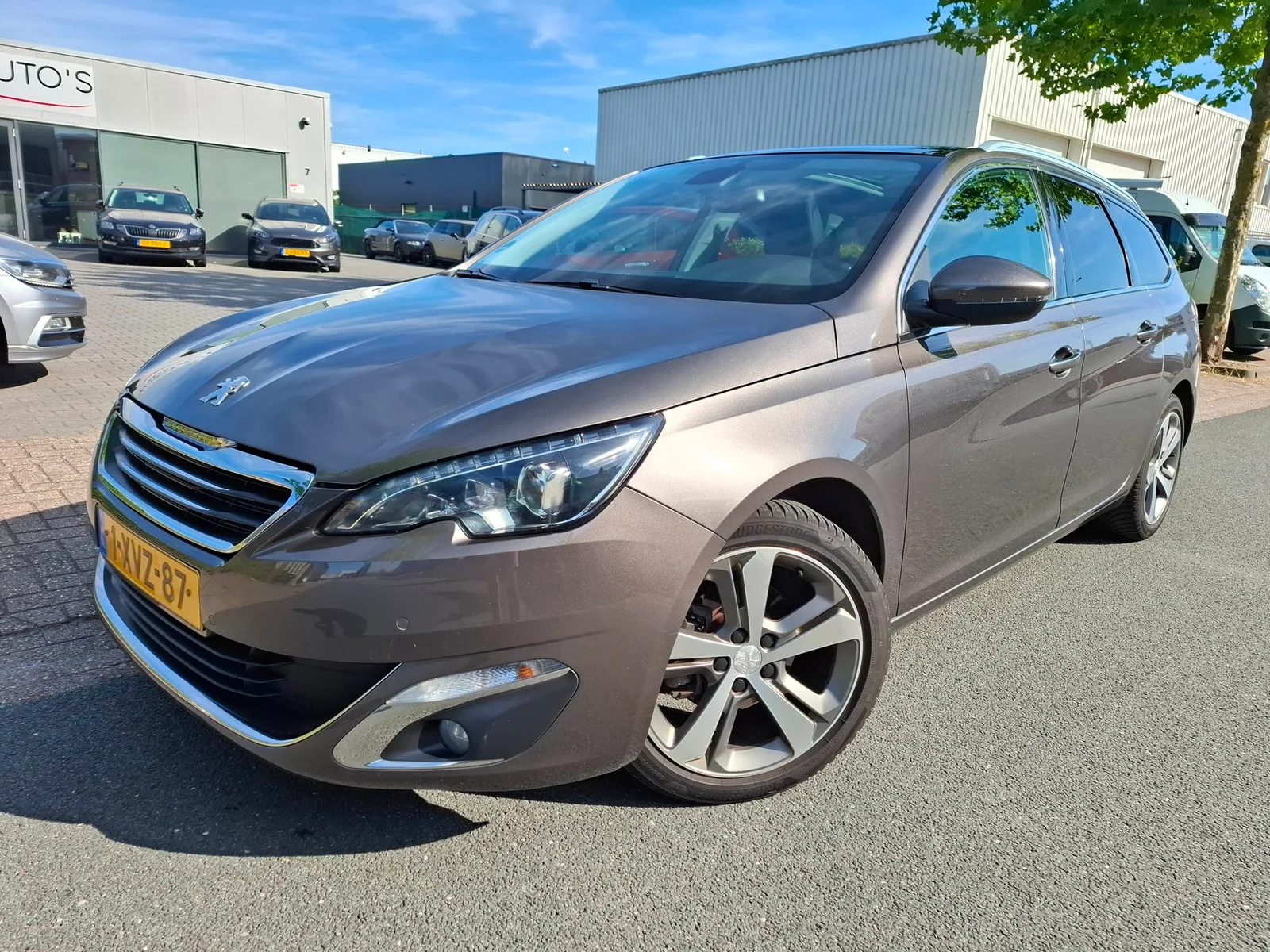 Peugeot 308 (2014) — foto 1