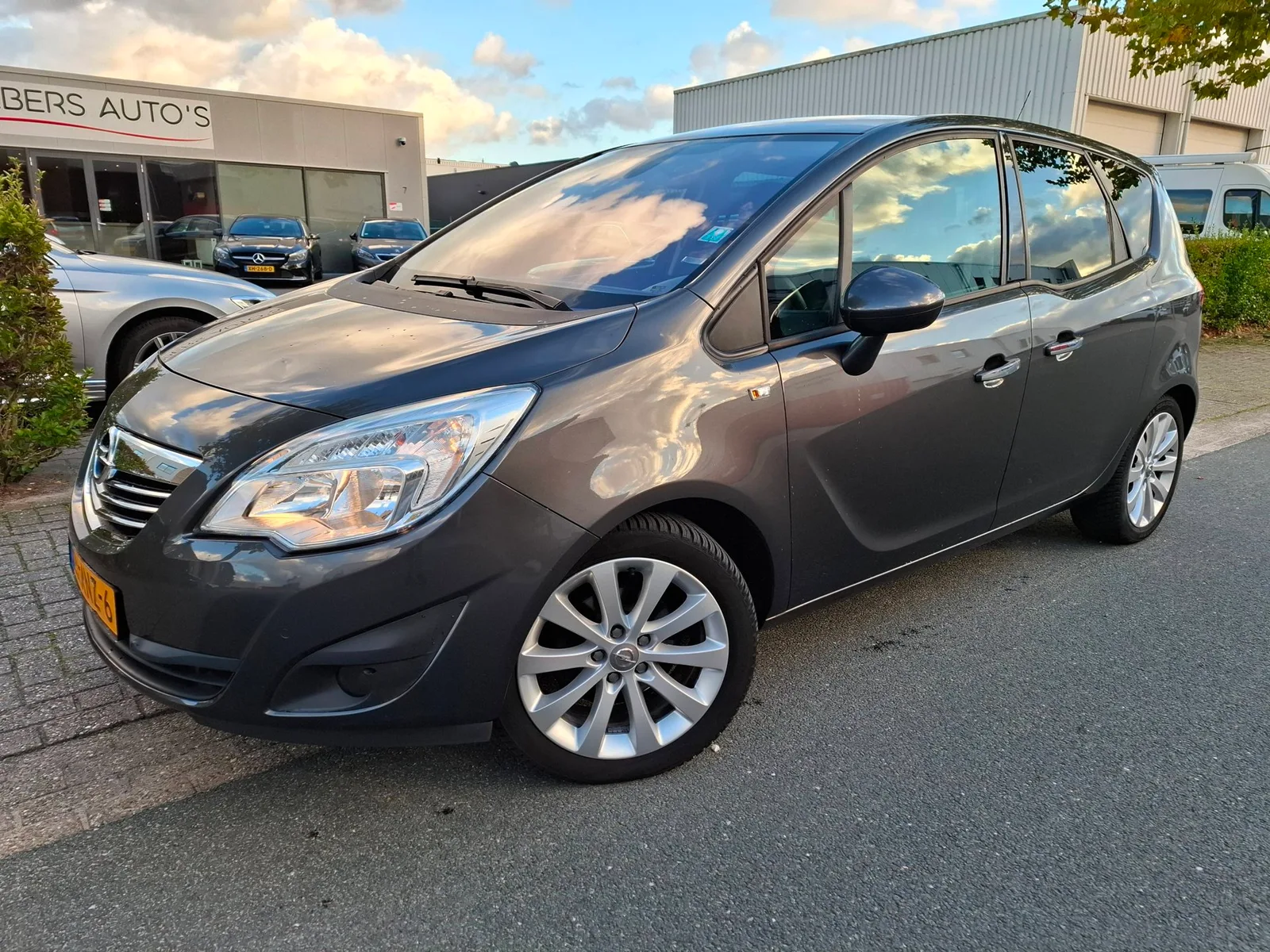 Opel Meriva (2011) — foto 1