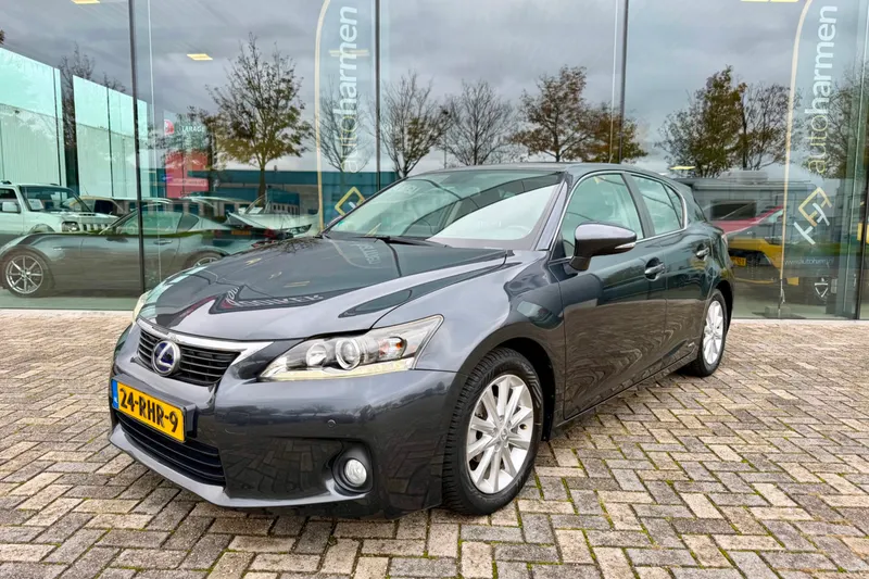 Lexus CT (2011)
