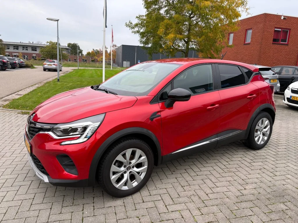Renault Captur (2020) — foto 1