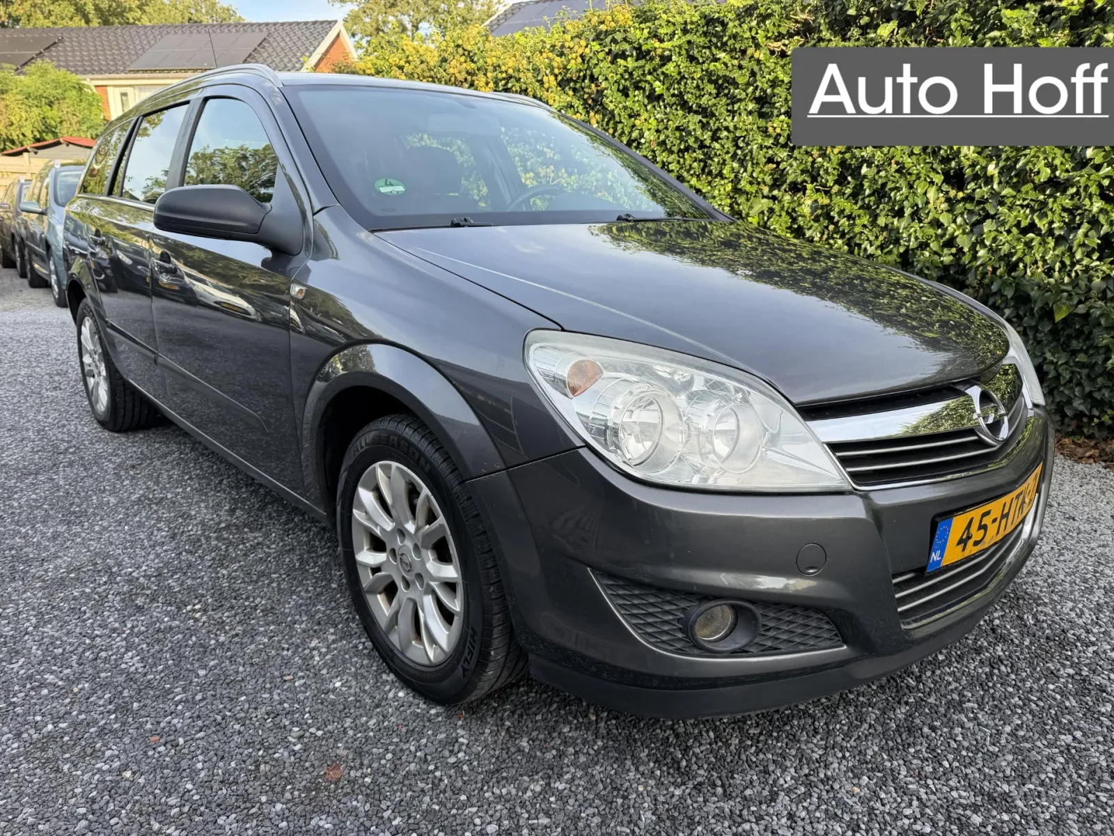 Opel Astra (2009) — foto 1