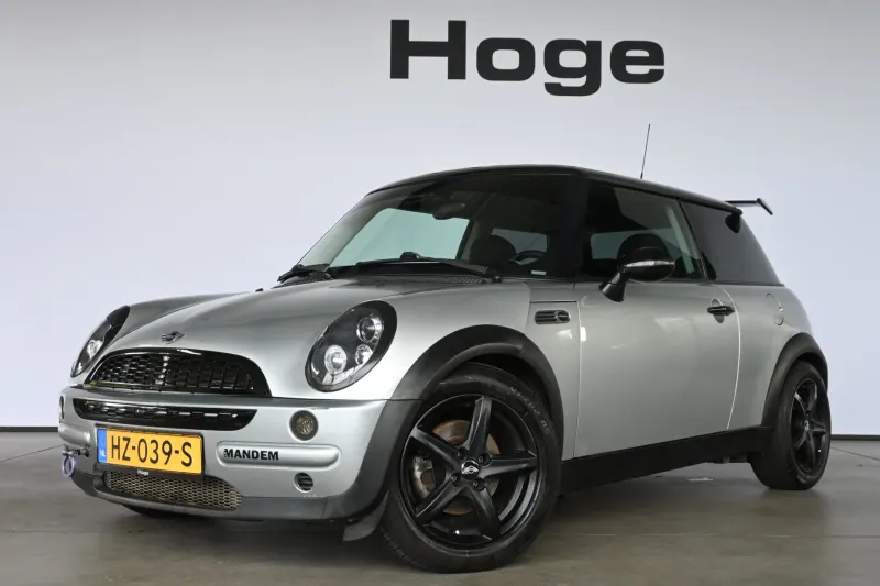 MINI Cooper (2003)