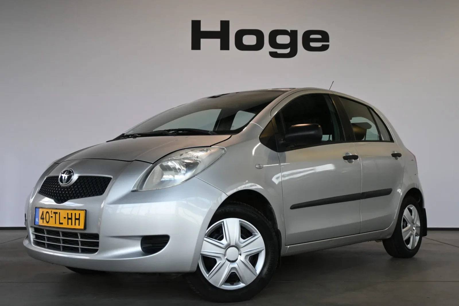 Toyota Yaris (2006) — foto 1