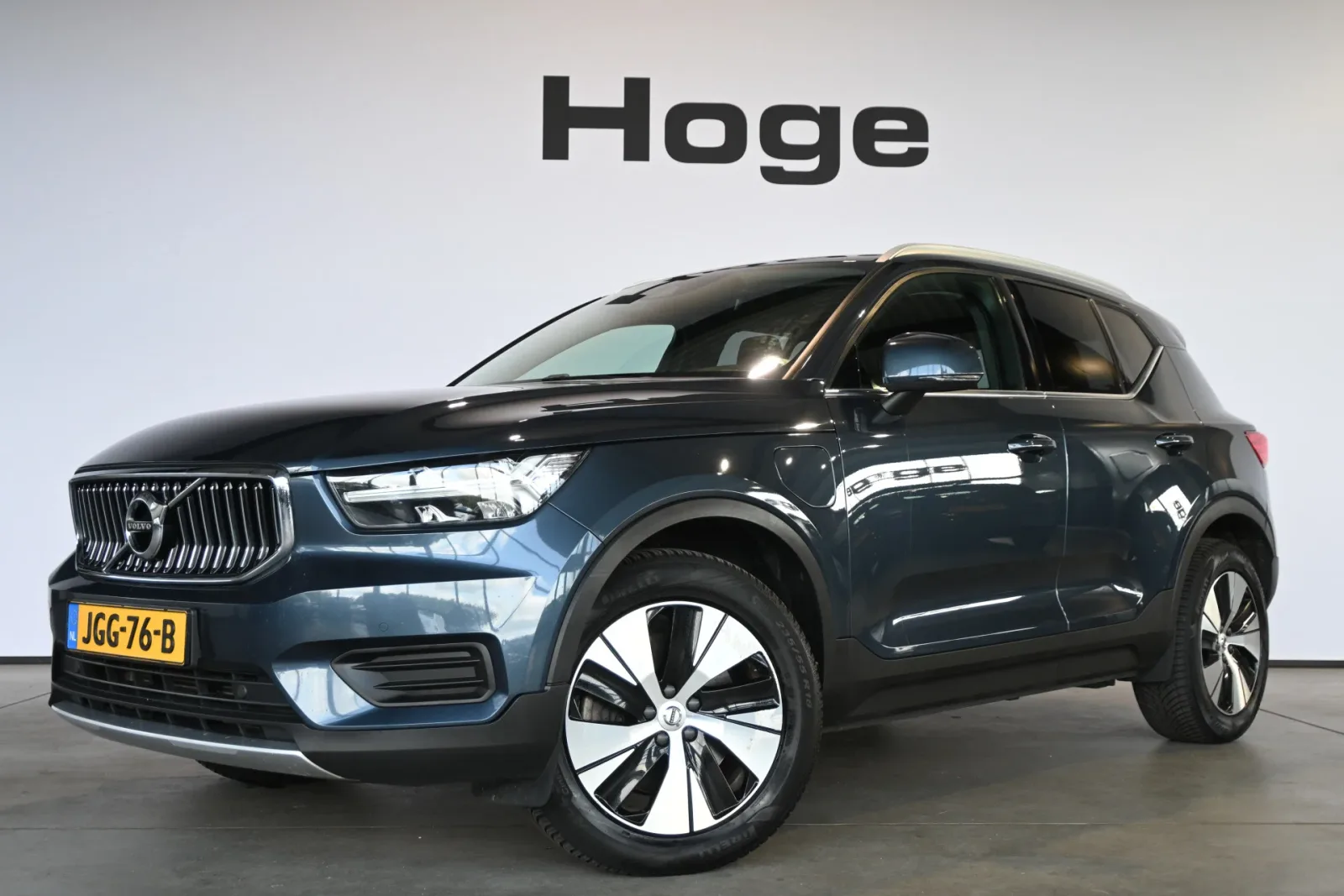 Volvo XC40 (2022) — foto 1