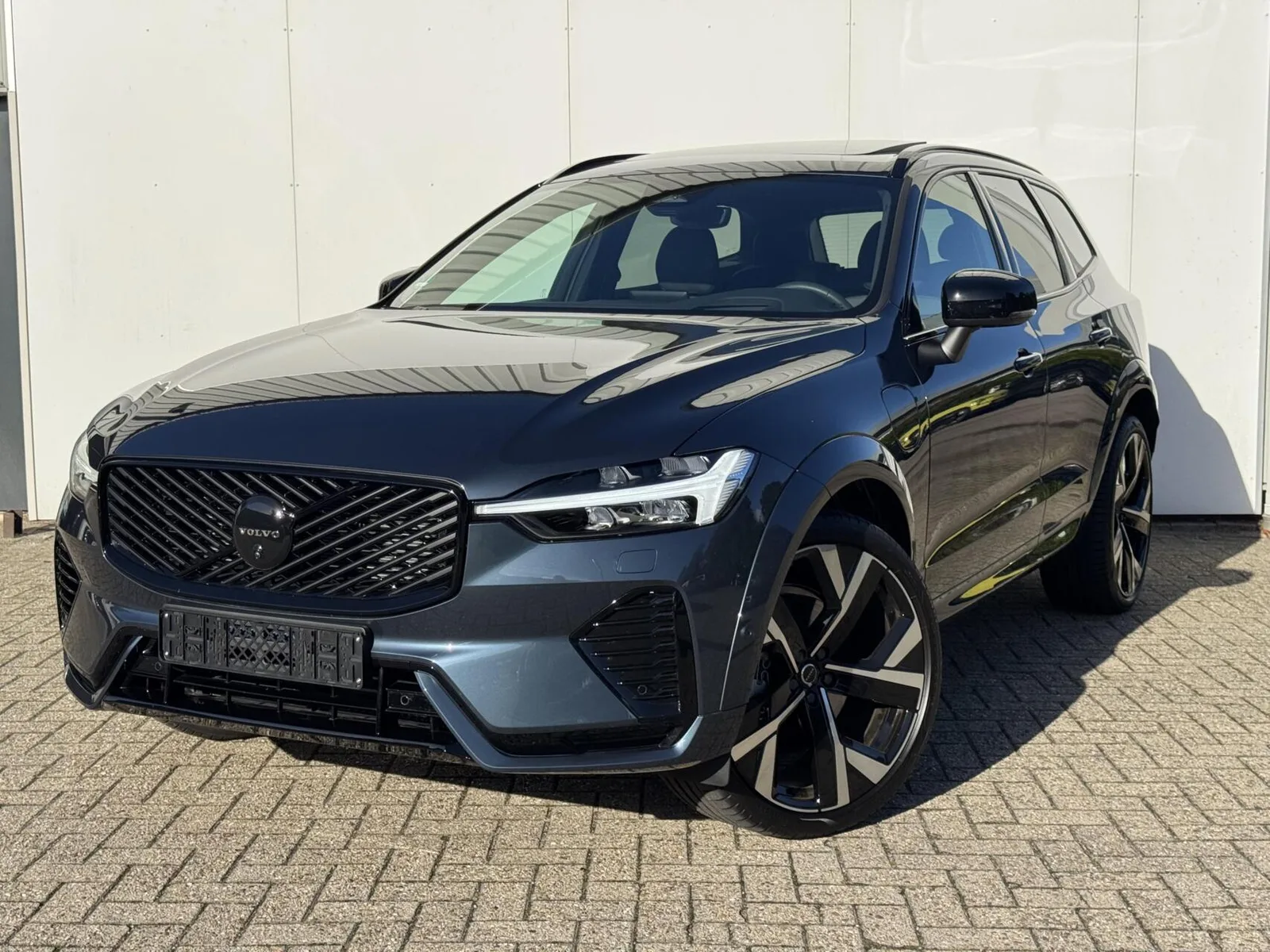 Volvo XC60 (2026) — foto 1