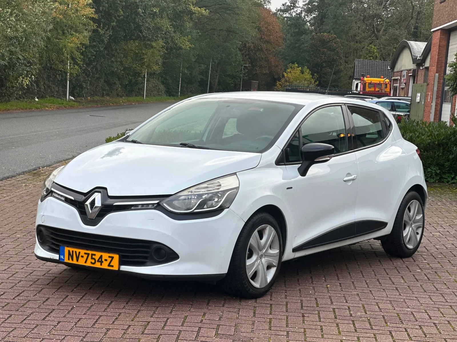Renault Clio (2016) — foto 1