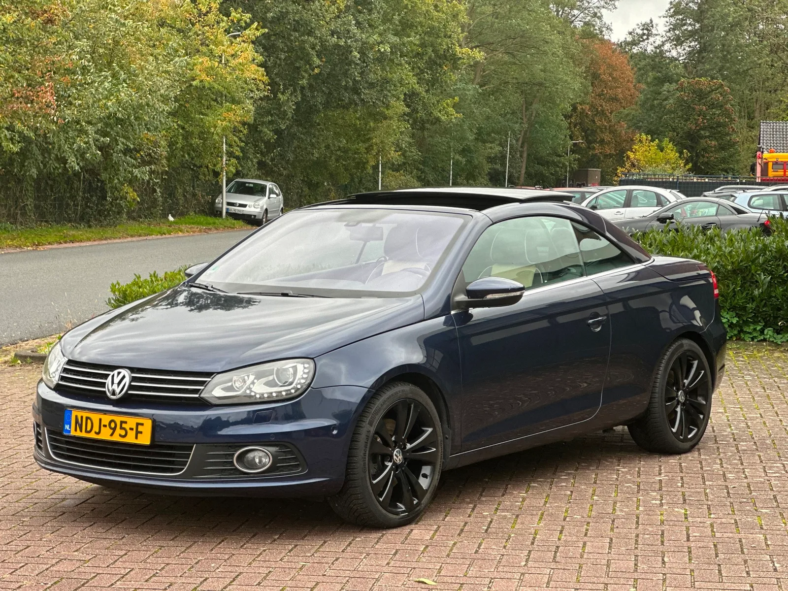 Volkswagen Eos (2012) — foto 1