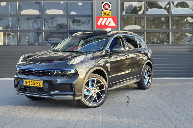 Lynk & Co 01 (2022)