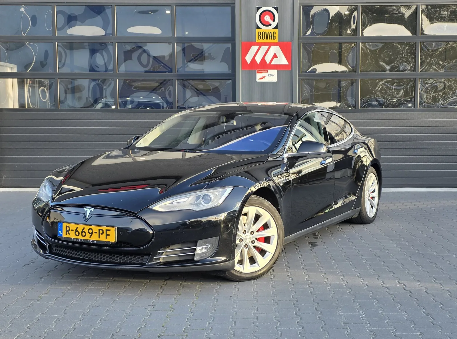 Tesla Model S (2013) — foto 1