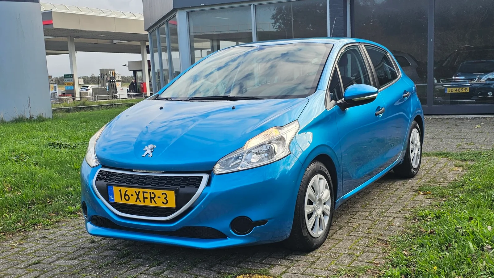 Peugeot 208 (2012) — foto 1