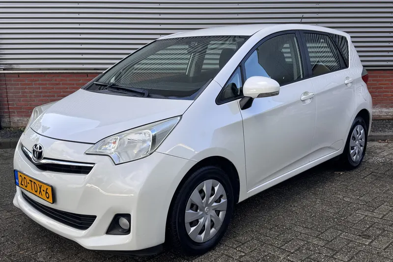 Toyota Verso (2012)