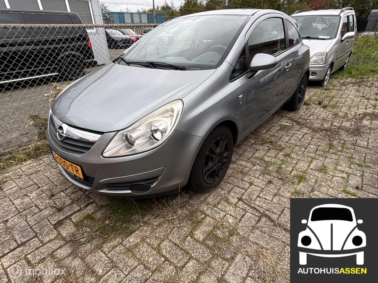 Opel Corsa (2011) — foto 1