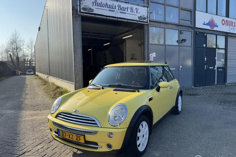 MINI One (2004)