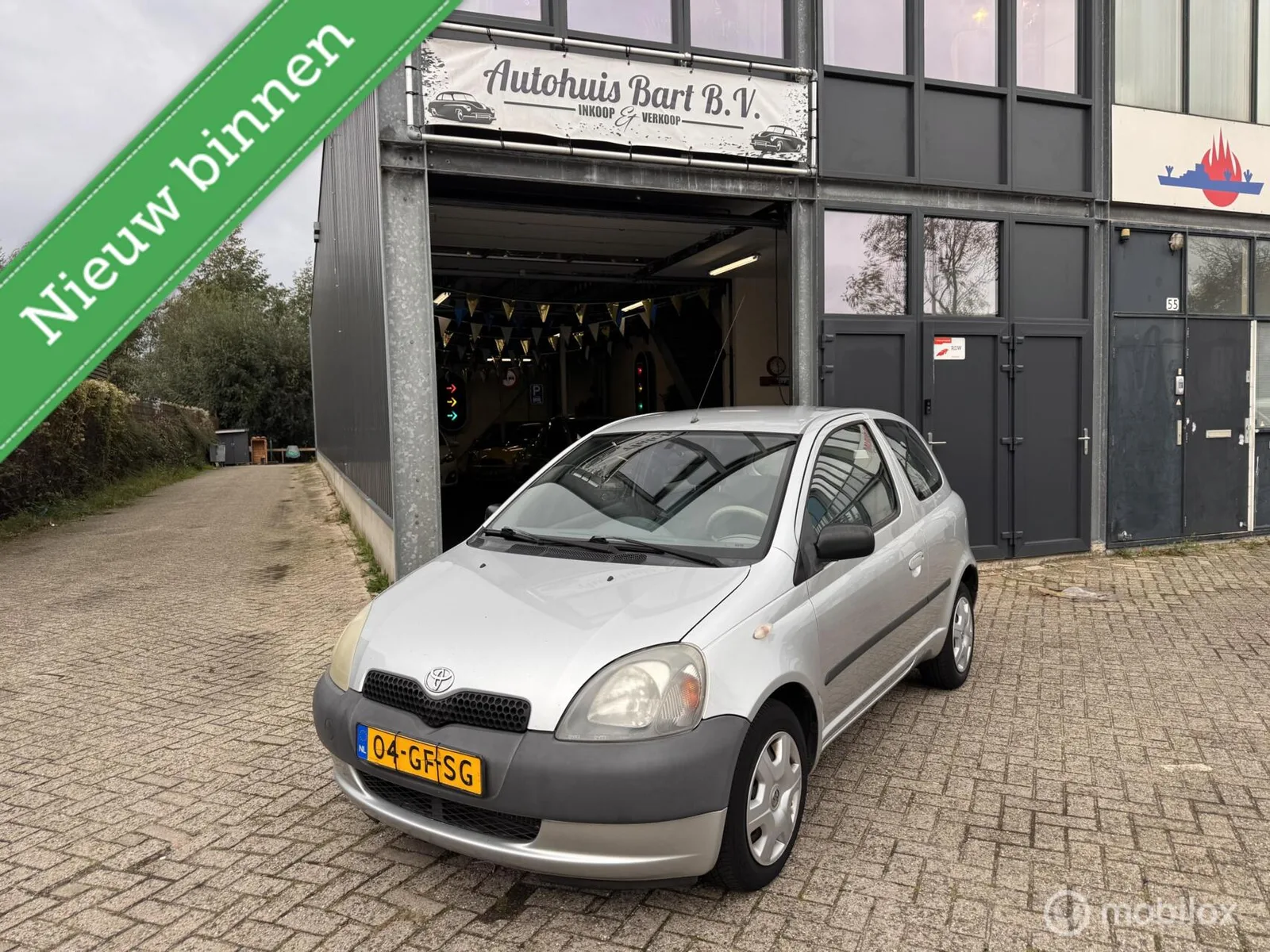 Toyota Yaris (2000) — foto 1
