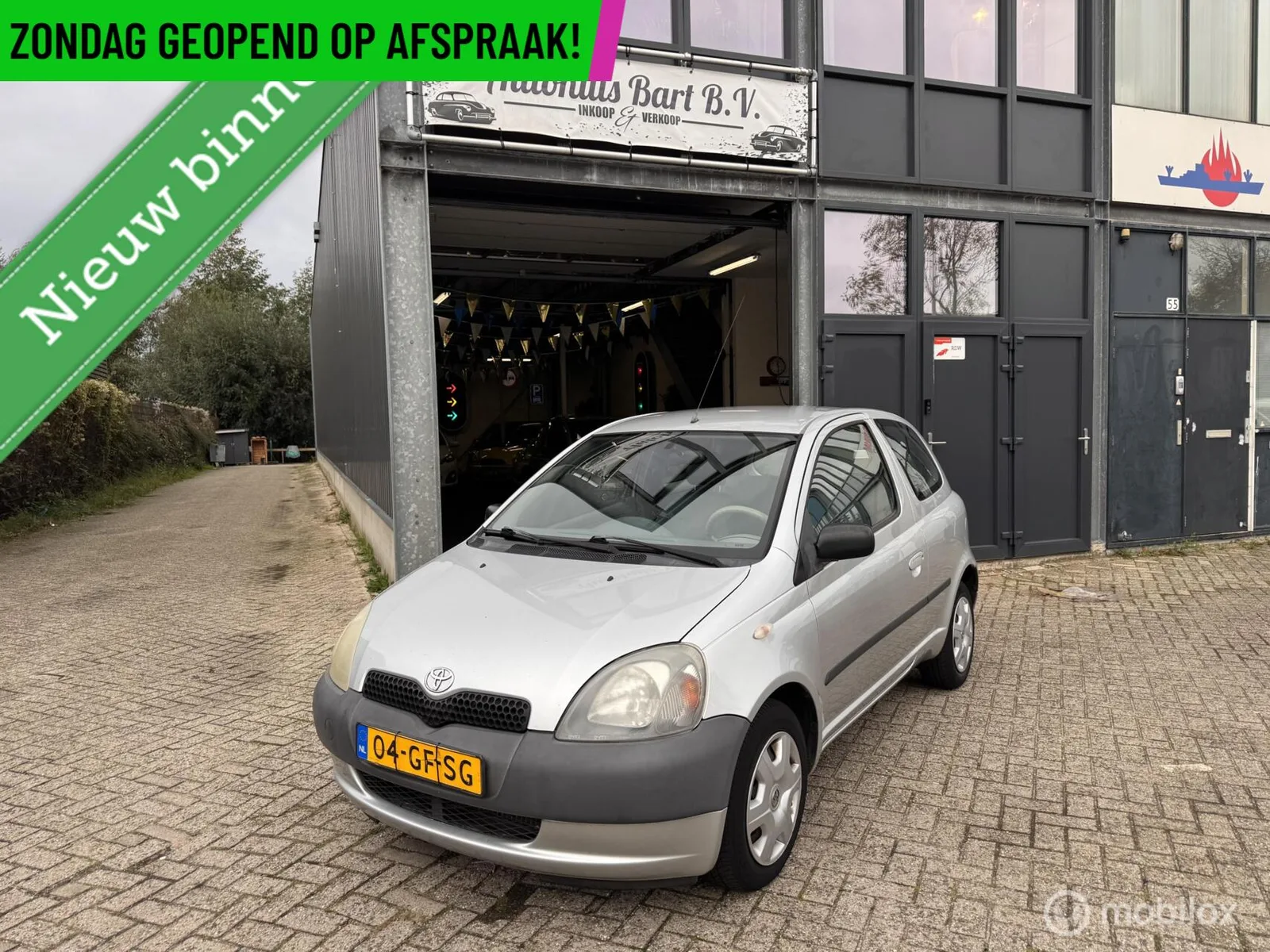 Toyota Yaris (2000) — foto 1