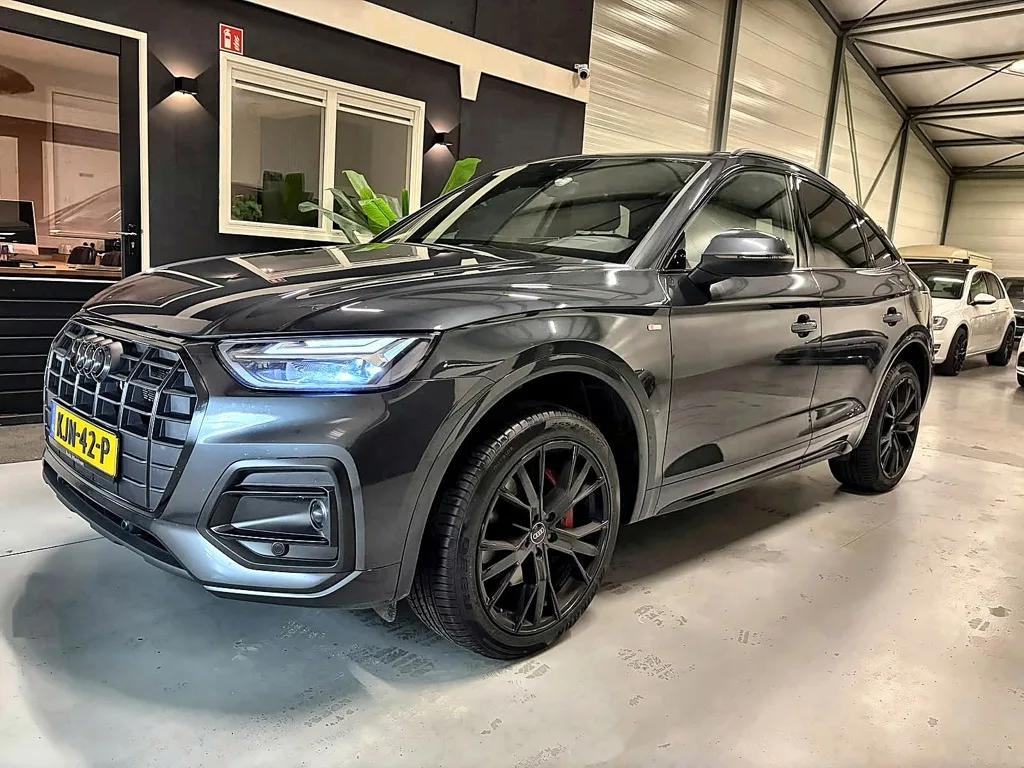 Audi Q5 Sportback (2022) — foto 1