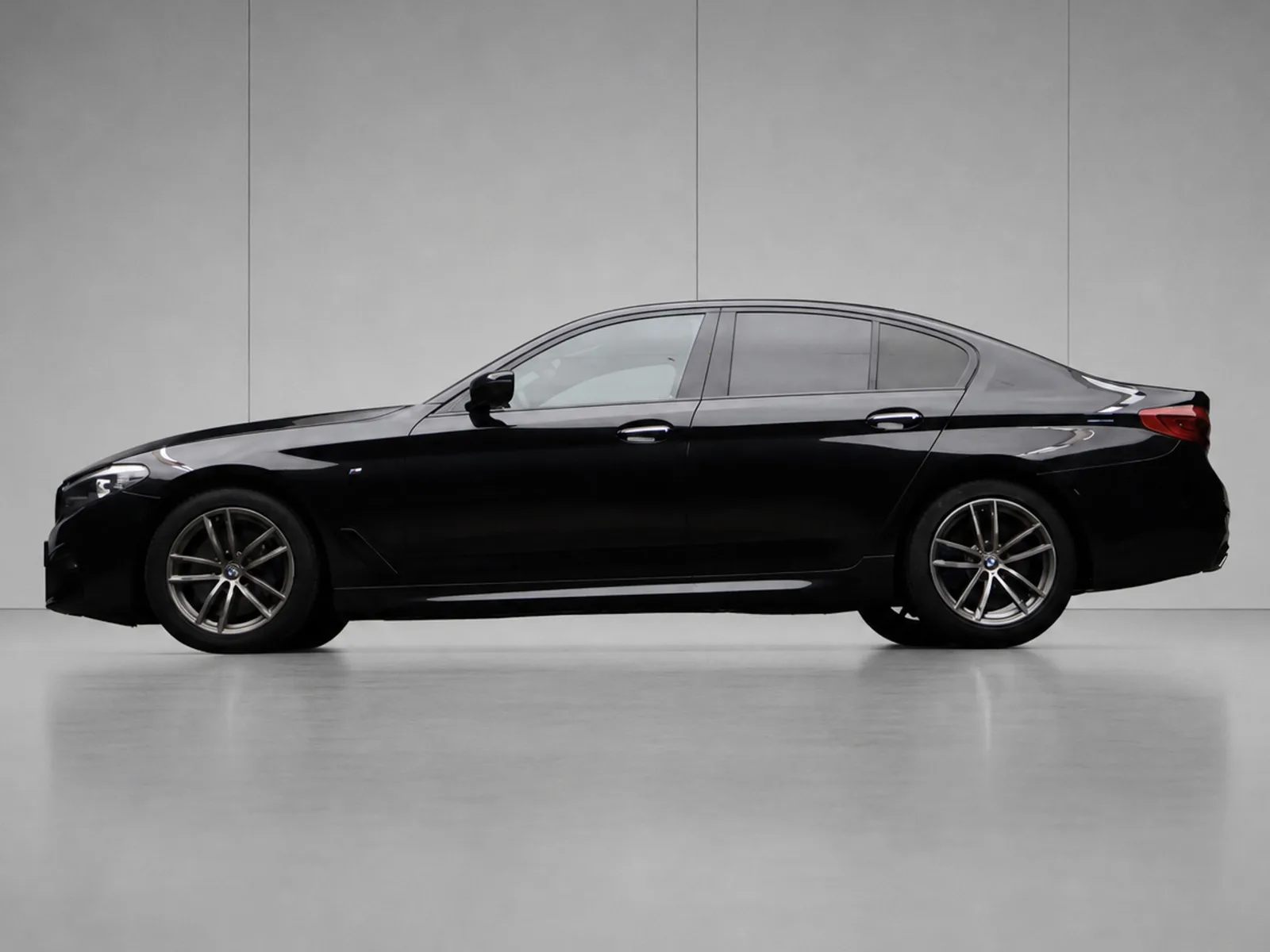 BMW 5-Serie (2017) — foto 1