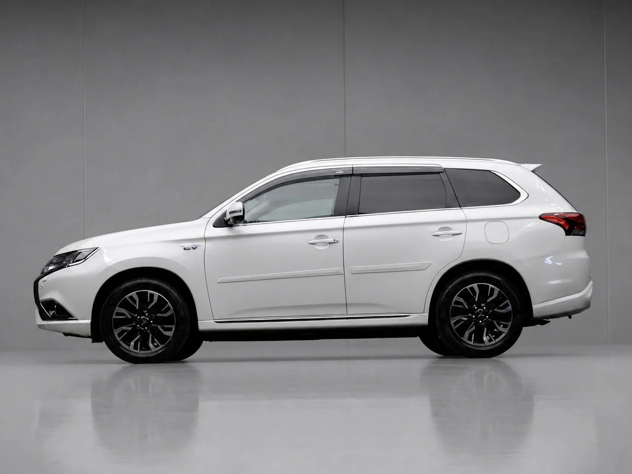 Mitsubishi Outlander (2016) — foto 1