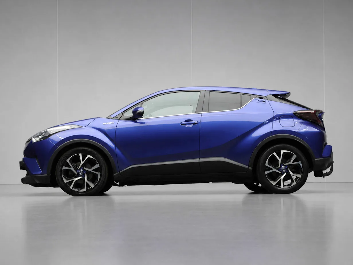 Toyota C-HR (2018) — foto 1