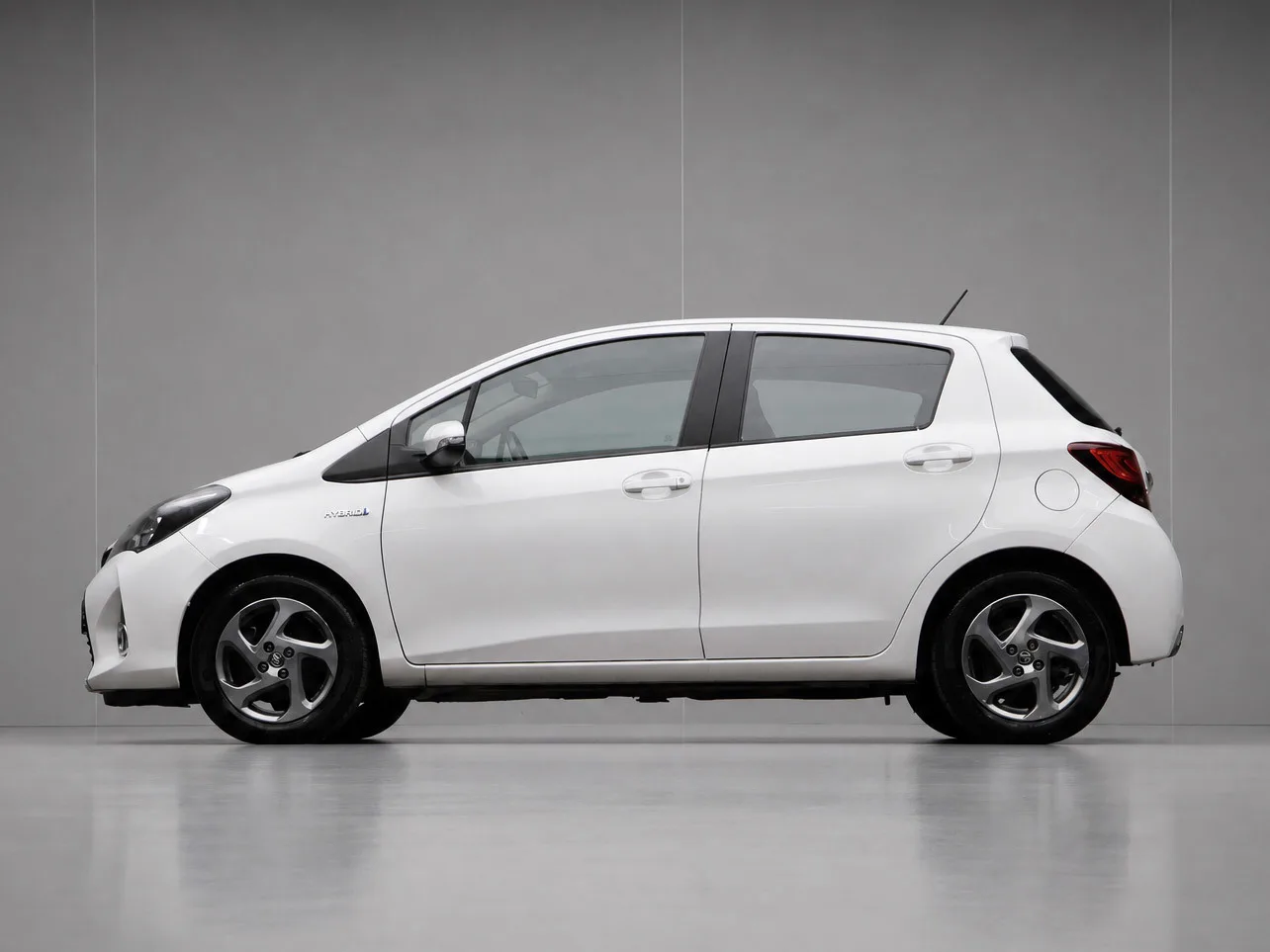 Toyota Yaris (2015) — foto 1