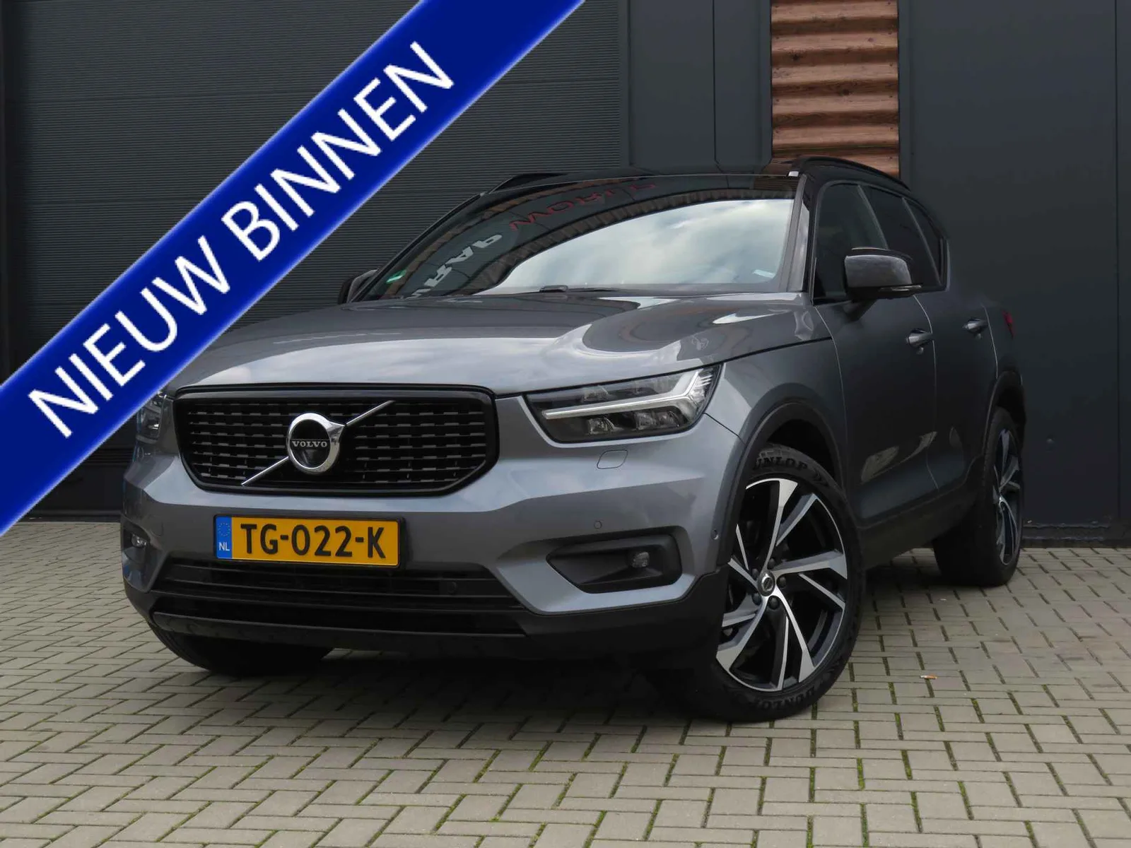 Volvo XC40 (2018) — foto 1