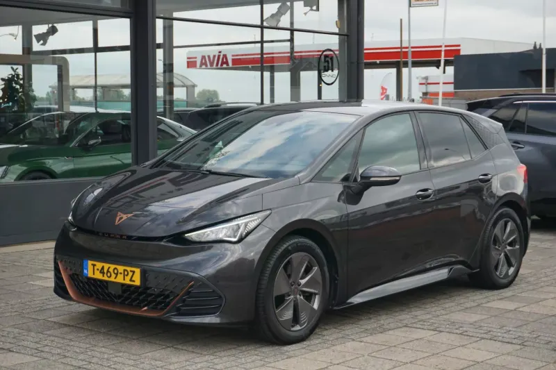 CUPRA Born (2023)