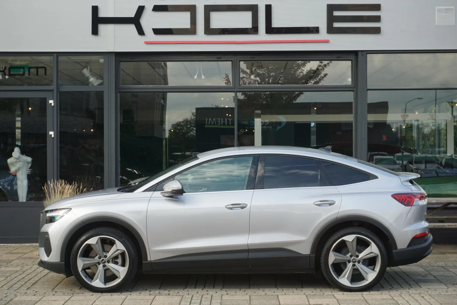 Audi Q4 e-tron (2023) — foto 1