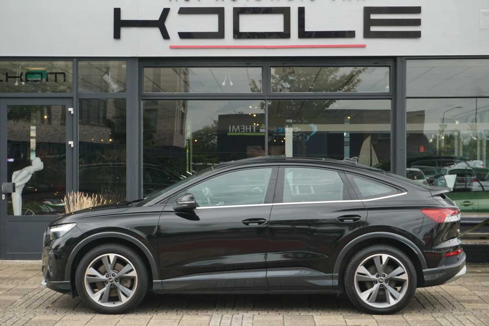 Audi Q4 e-tron (2022) — foto 1