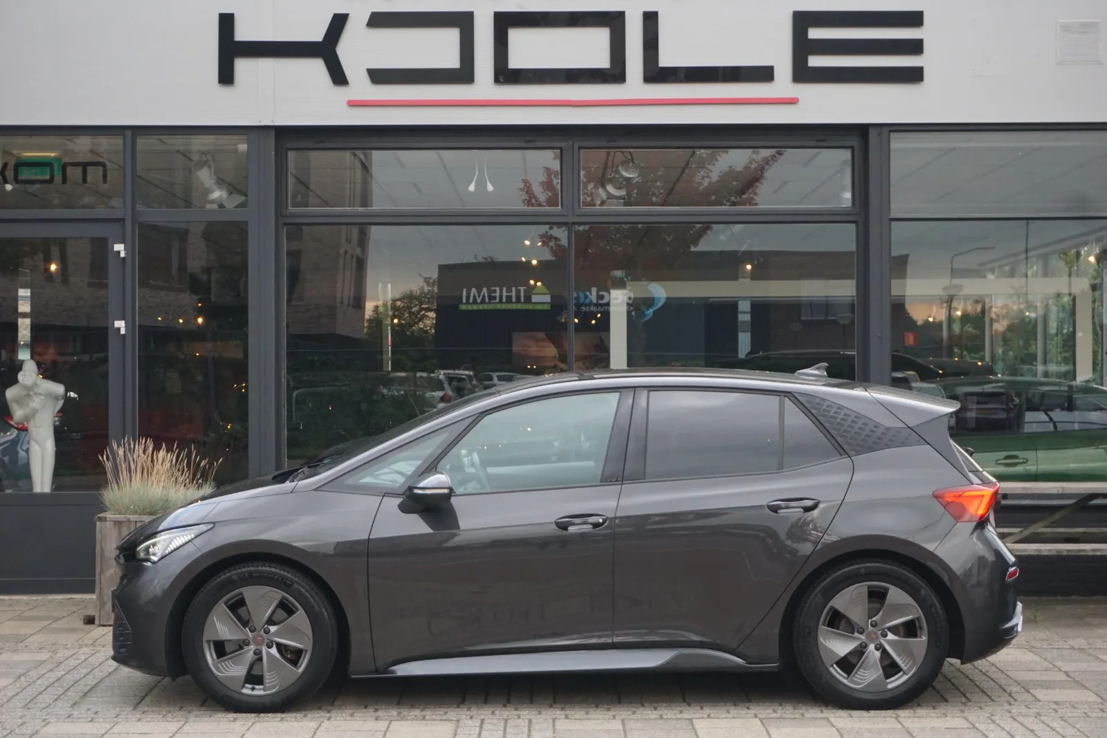 CUPRA Born (2023) — foto 1