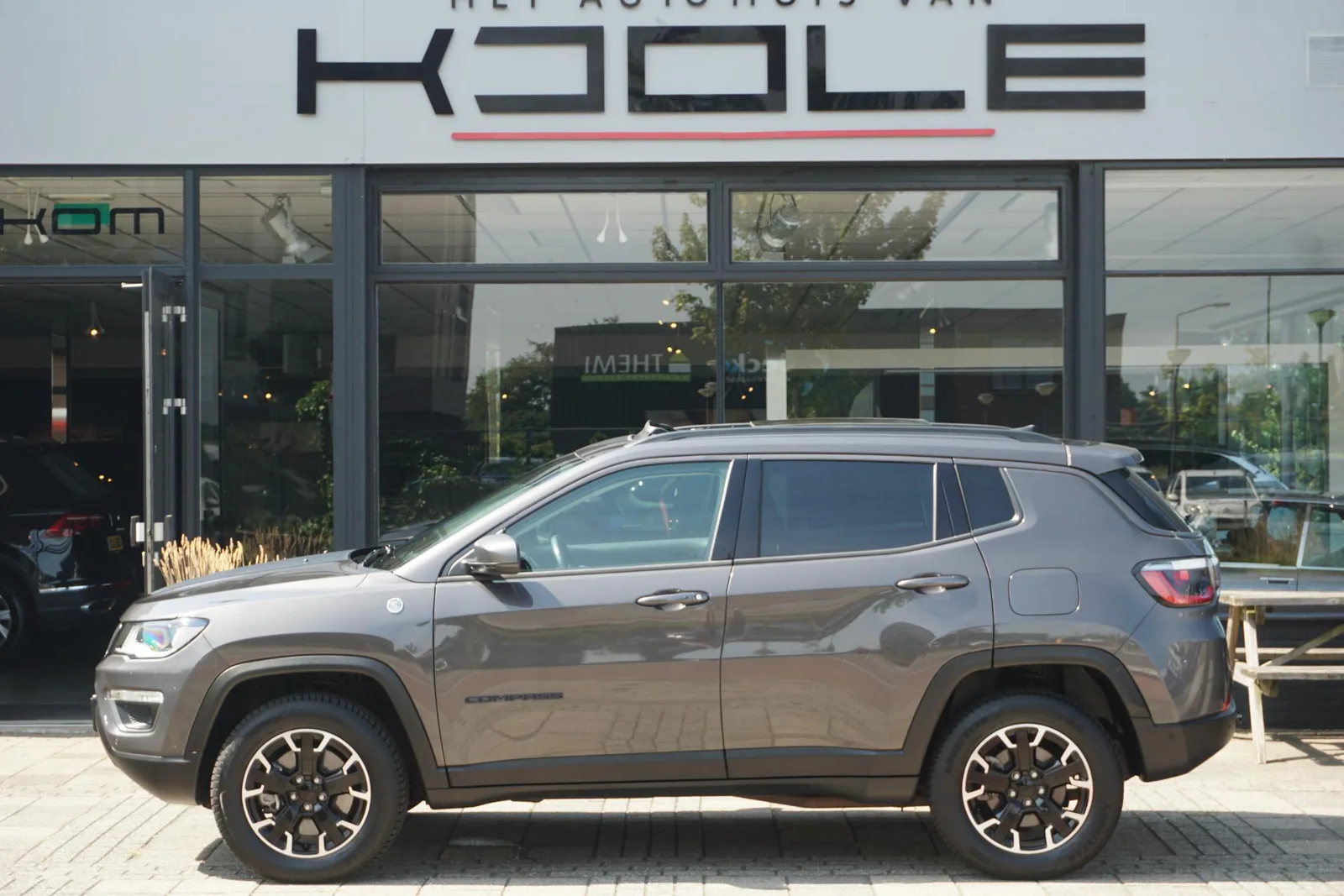 Jeep Compass (2021) — foto 1