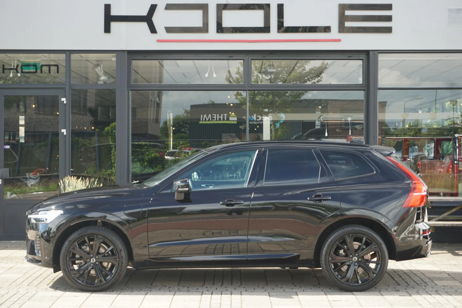 Volvo XC60 (2025) — foto 1