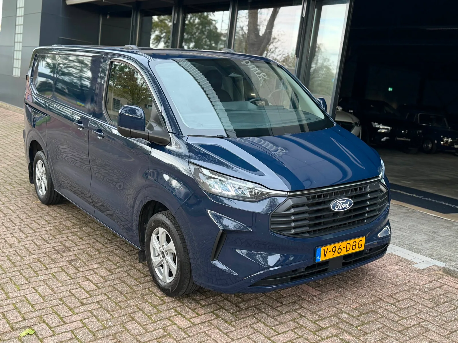 Ford Transit Custom (2024) — foto 1