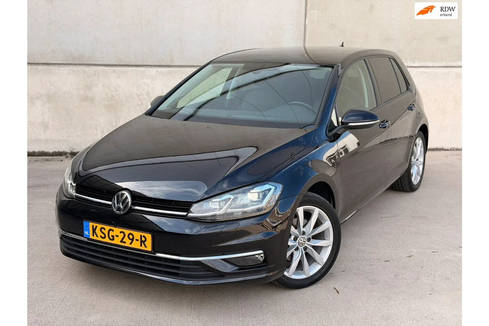 Volkswagen Golf (2018) — foto 1