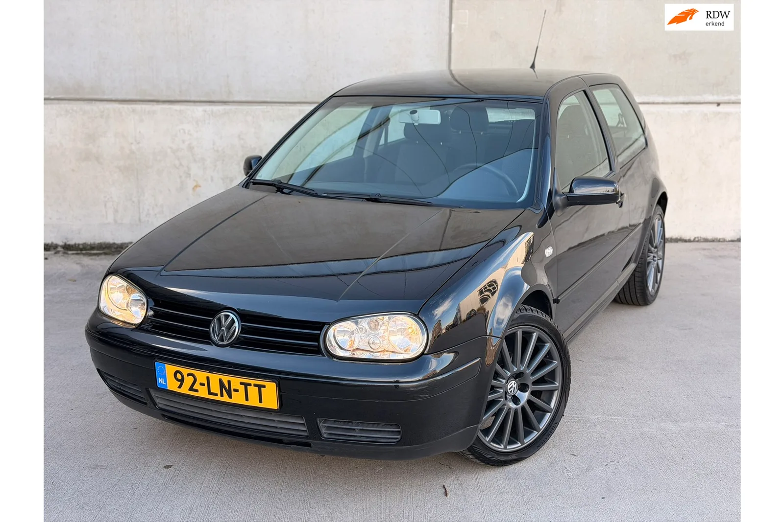Volkswagen Golf (2003) — foto 1