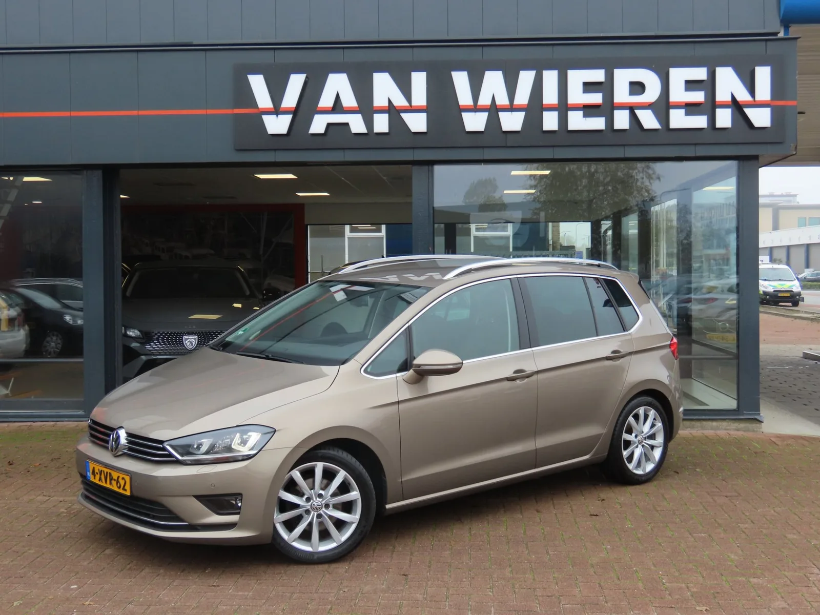 Volkswagen Golf Sportsvan (2014) — foto 1