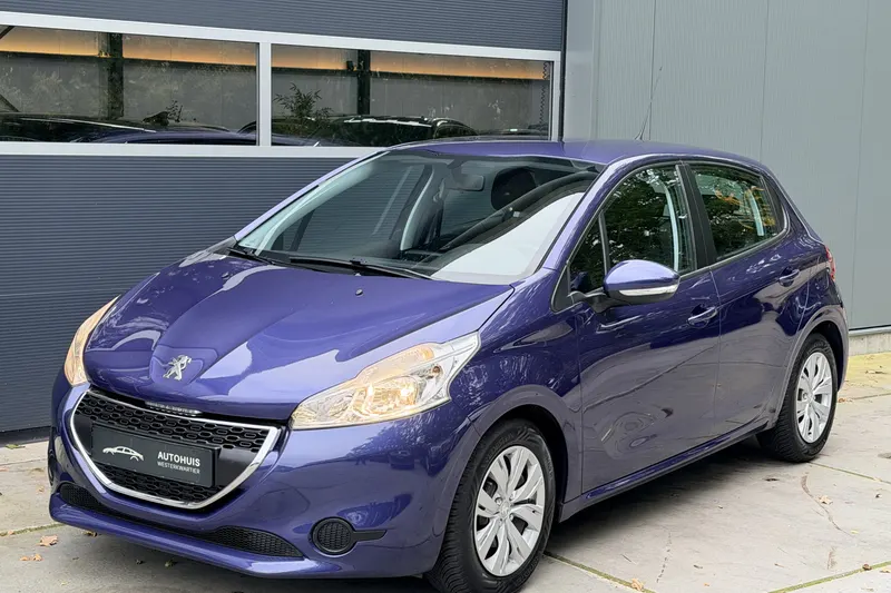 Peugeot 208 (2012)